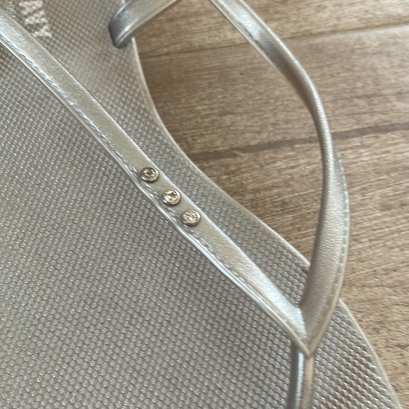 Flip-flops - Picture 3 of 3